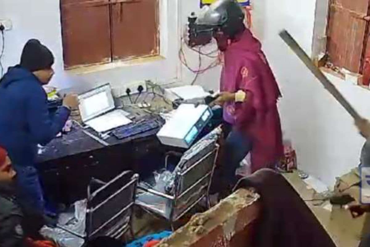 रोहतास में बालू घाट पर 5 लाख की लूट, CCTV में कैद हुई अपराधियों की तस्वीर, पुलिस ने शुरू की छापेमारी