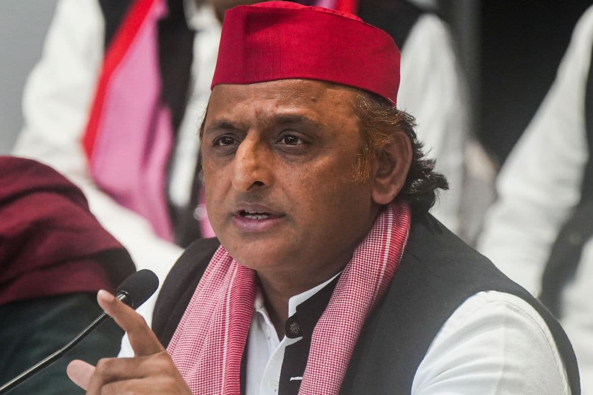Milkipur Assembly Bypoll: समाजवादी पार्टी ने मतदान केंद्रों की वेबकास्टिंग कराने की मांग की