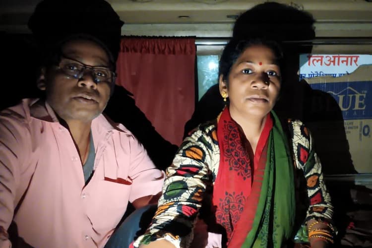 झारखंड से प्रयागराज महाकुंभ जा रही बस पर पथराव, कई श्रद्धालु घायल, भगदड़ के बाद सोनभद्र में रोकी गयी हैं बसें