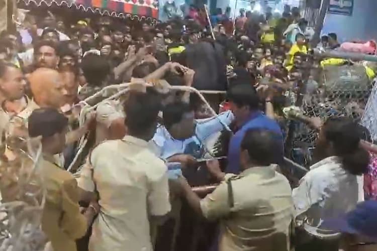 Andhra Pradesh: तिरुपति मंदिर में टोकन लेने के दौरान भगदड़ - 6 की मौत, पीएम मोदी ने जताया दुख, VIDEO