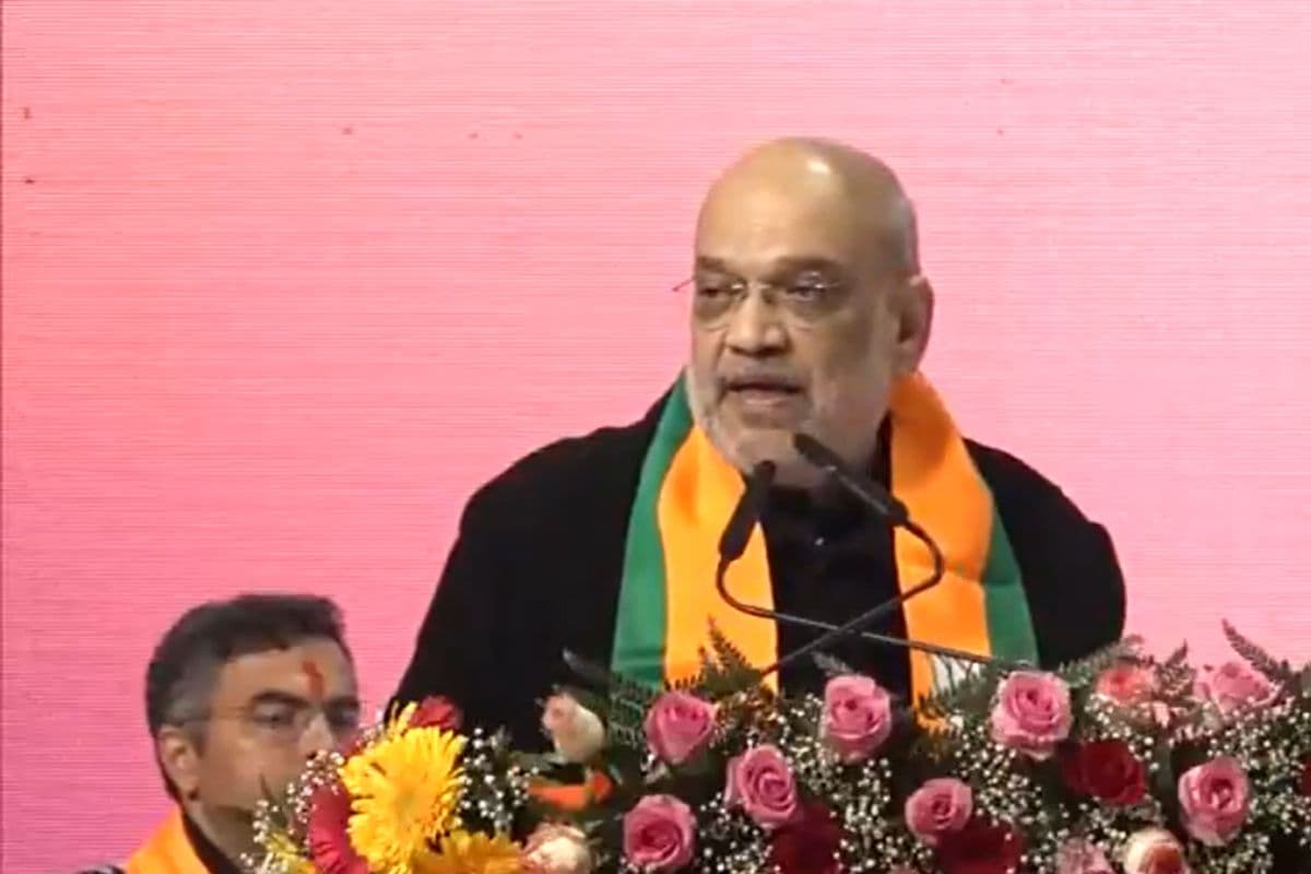 Delhi Election 2025: ‘शीश महल में झुग्गी-झोपड़ियों से भी महंगा टॉयलेट बनवाया’, अमित शाह ने केजरीवाल पर बोला हमला