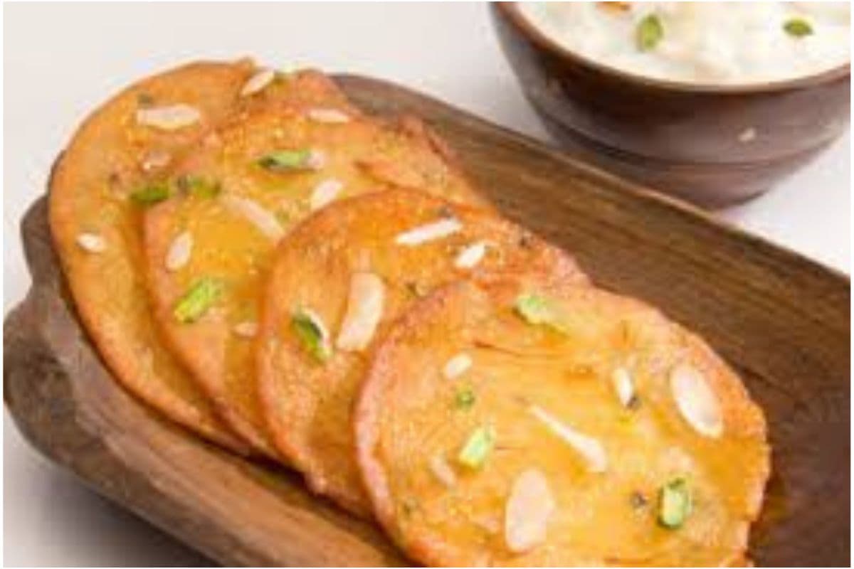 Basant Panchami Special Recipes : वसंत पंचमी पर मां सरस्वती को अर्पित करें स्वादिष्ट मालपुआ का प्रसाद