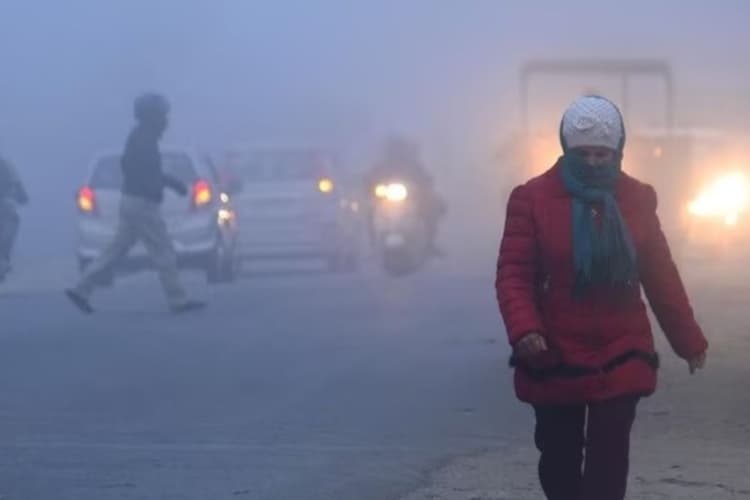 Gopalganj Weather: गोपालगंज में ठंड और कनकनी का कहर, घरों में दुबके लोग, जानें IMD का अपडेट