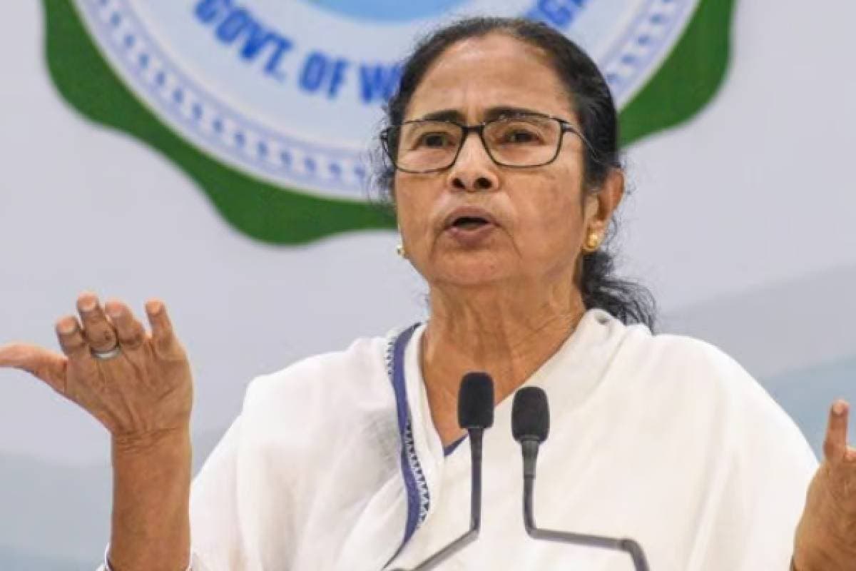 बीएसएफ कर रहा है घुसपैठियों की मदद, ममता बनर्जी का बड़ा आरोप