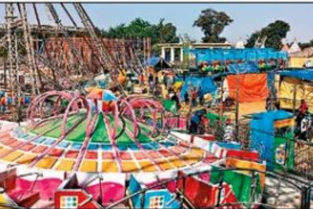 धनबाद जामताड़ा जिले के बॉर्डर पर लगता है करमदाहा मेला