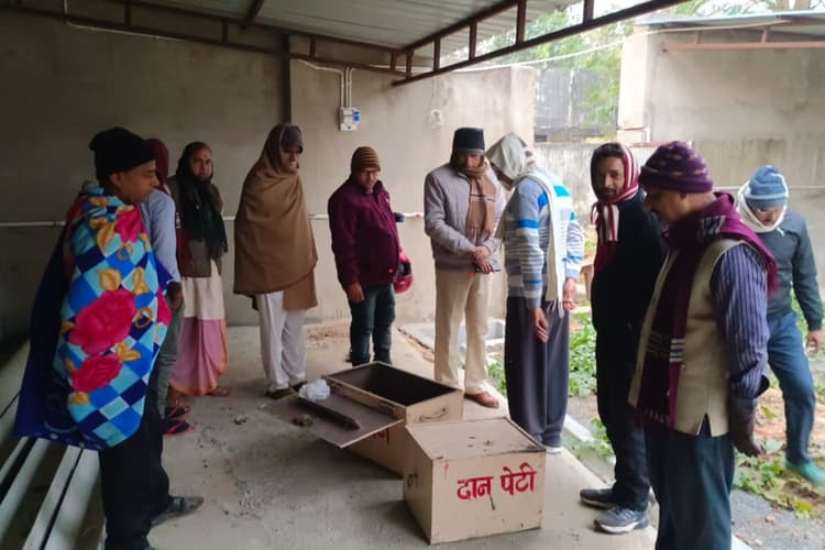 Deoghar News: देवघर में पागलबाबा आश्रम की मूर्तियों की चांदी का मुकुट, मूर्ति समेत पांच लाख के सामानों की चोरी