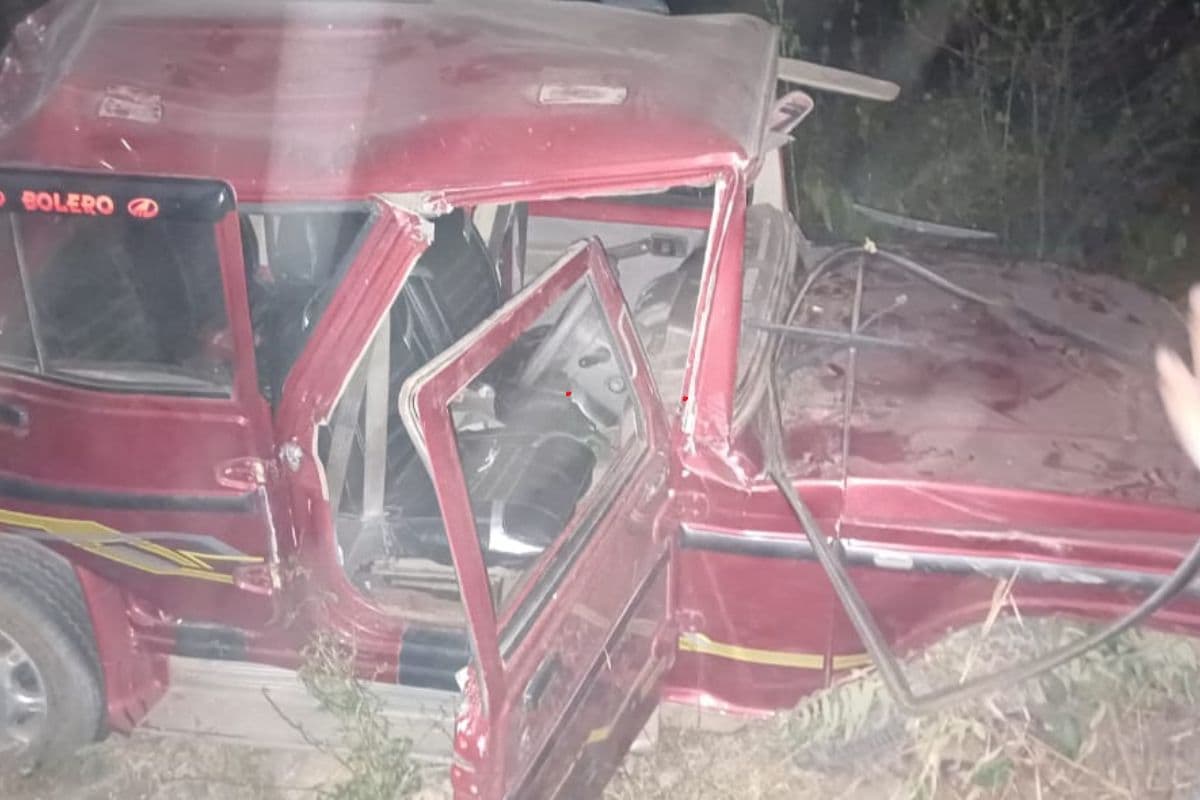 Road Accident: रांची में दर्दनाक हादसा, पुल से 30 फीट नीचे गिरा बोलेरो, 9 घायल, 1 की स्थिति गंभीर