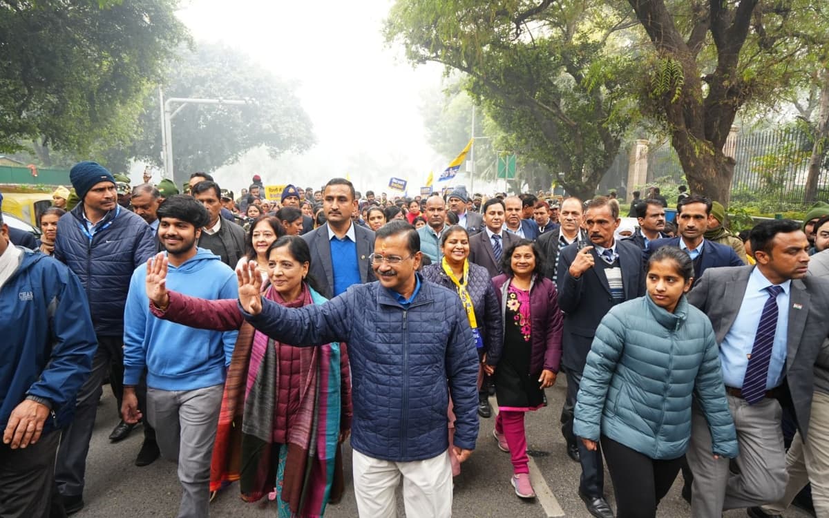 अरविंद केजरीवाल ने नई दिल्ली से किया नामांकन, BJP पर बोल हमला