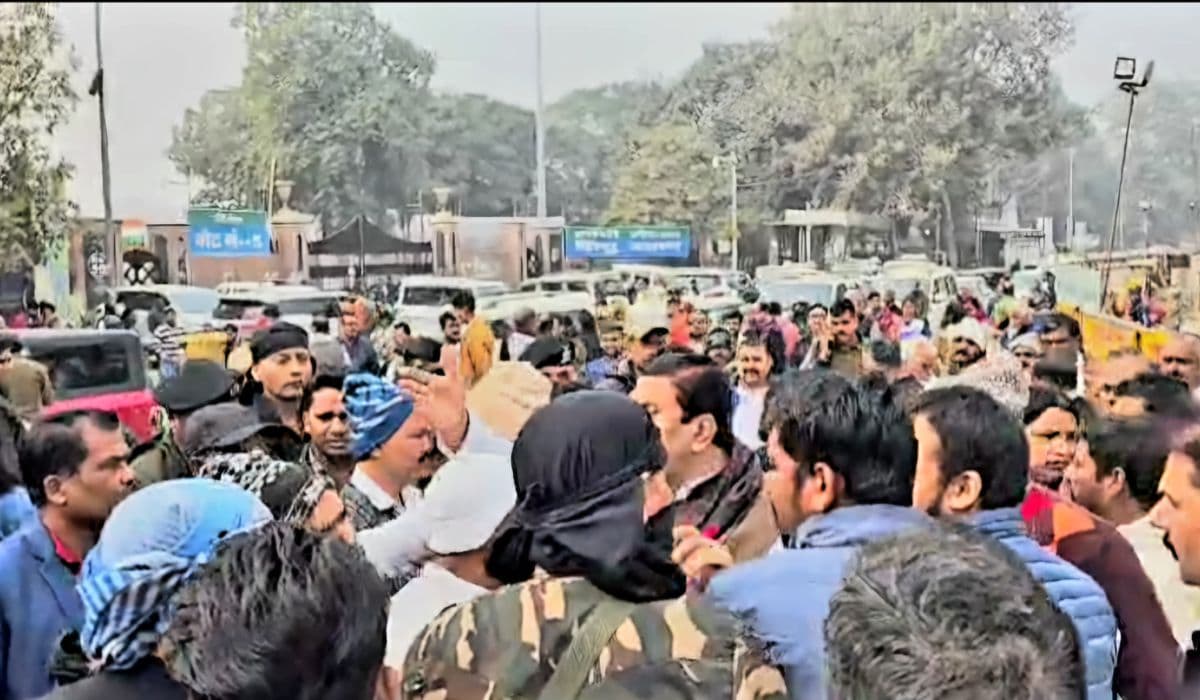 पटना में बिस्कोमान चुनाव के दौरान हंगामा, वीडियो में देखिए कैसे भिड़ गए दो प्रत्याशियों के समर्थक