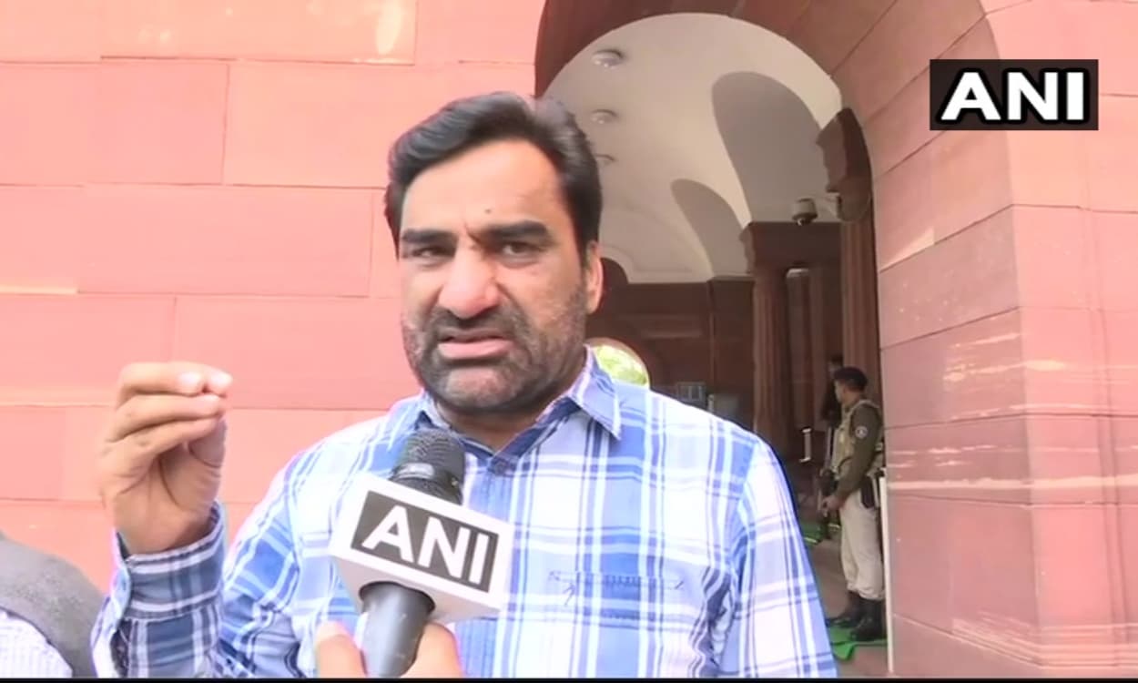 Delhi Election 2025: 'हनुमान' का हाथ AAP के साथ, दिल्ली चुनाव में समर्थन का किया ऐलान