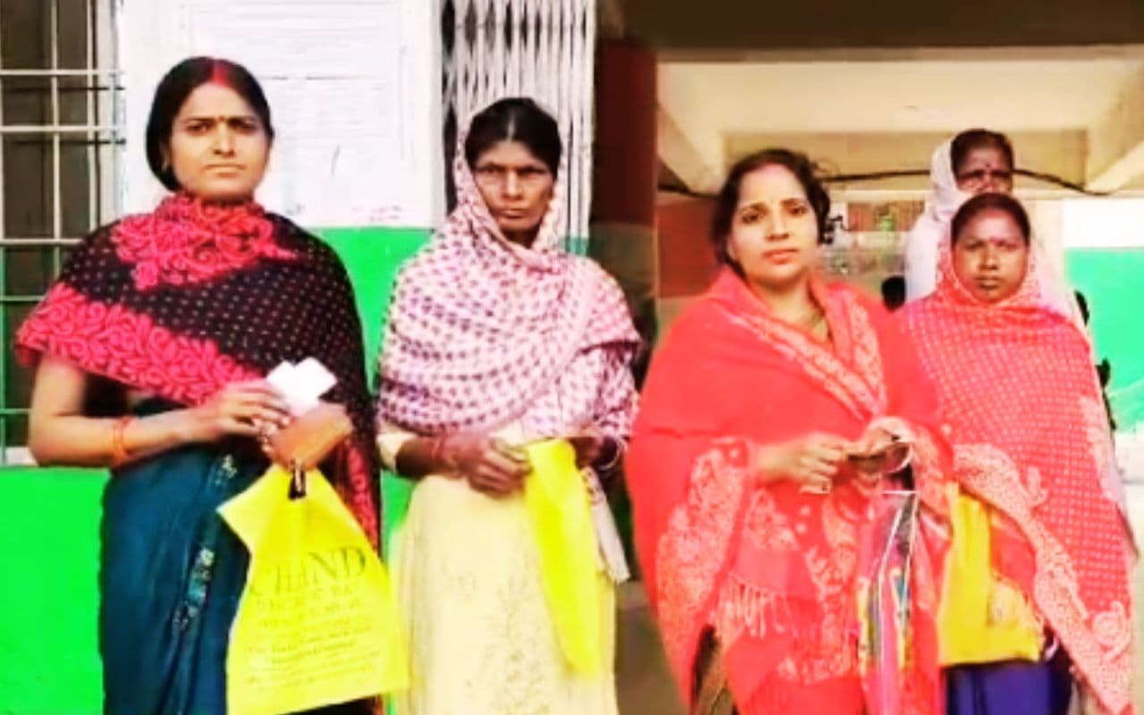 मंईयां सम्मान योजना के पैसे नहीं मिलने से नाराज महिलाओं ने दी आंदोलन की धमकी, देखें Video