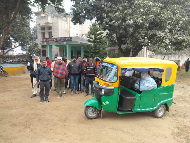 छात्र के मौत मामले में स्कूल प्रबंधक व ट्रैक्टर चालक पर मामला दर्ज