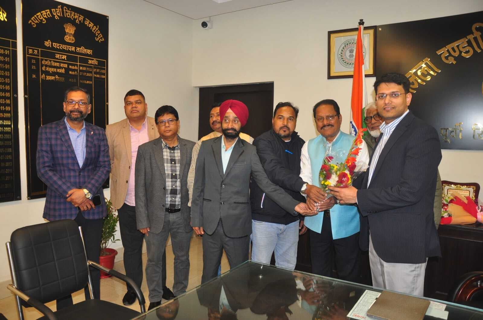 आजादनगर थाना शांति समिति ने किया प्रशासनिक व पुलिस अधिकारियों का अभिनंदन