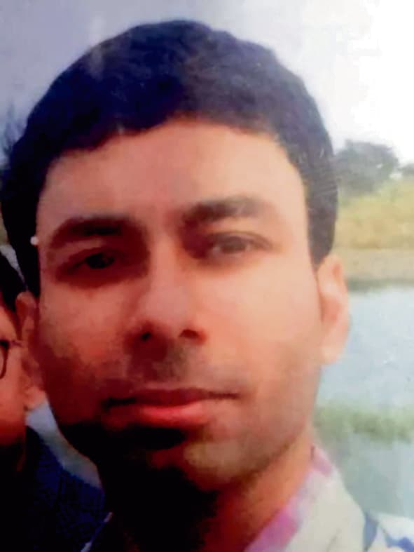 सिउड़ी में मिला युवक का क्षतविक्षत शव तकिये के नीचे पाया गया चॉकलेट बम