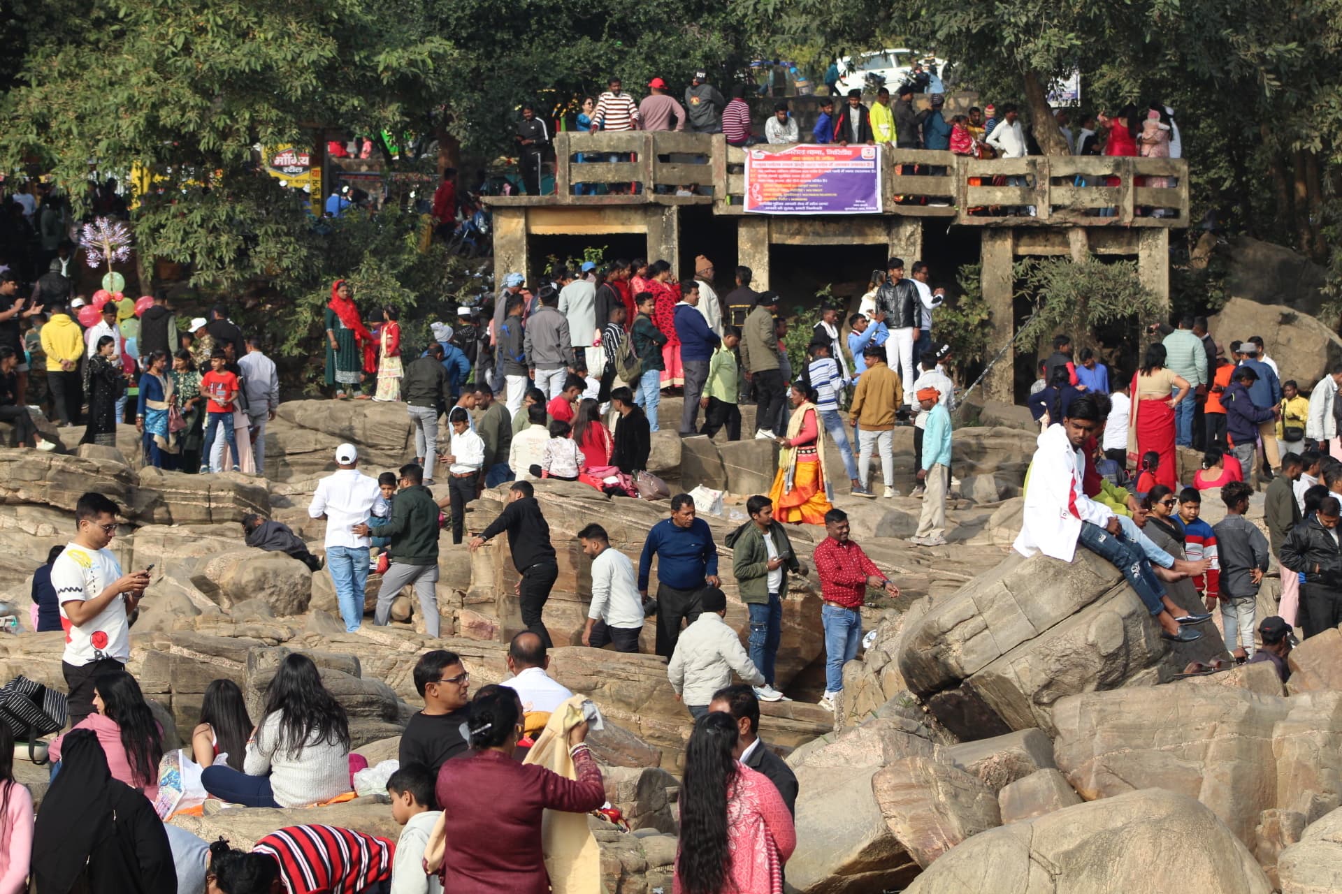 Giridih News :धूम-धड़ाके साथ हुआ नये वर्ष का स्वागत