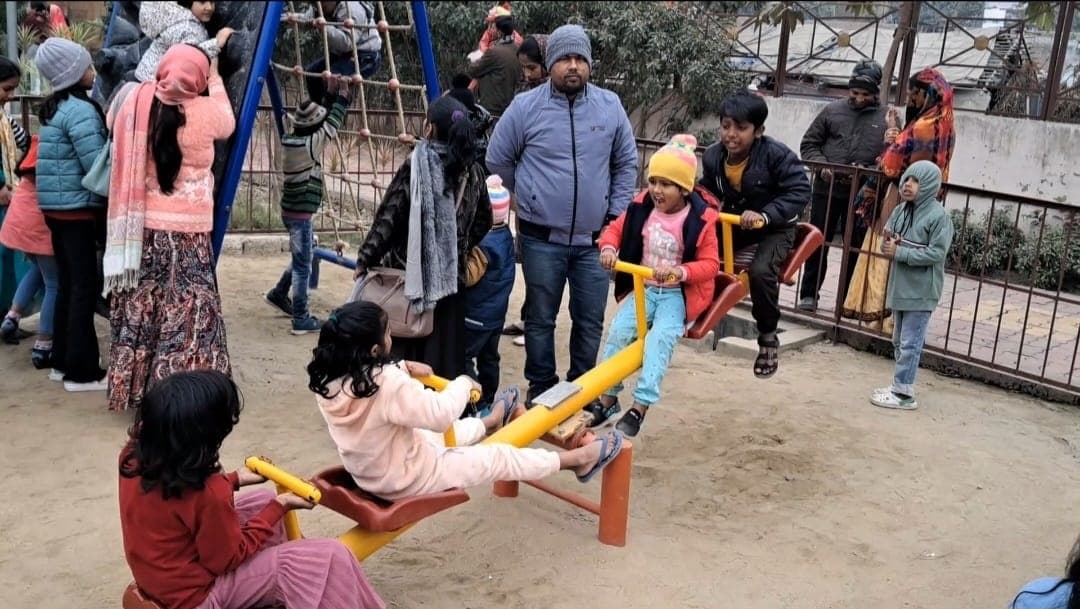 उगना महादेव को जलाभिषेक के बाद प्रेम विहार में मना जश्न