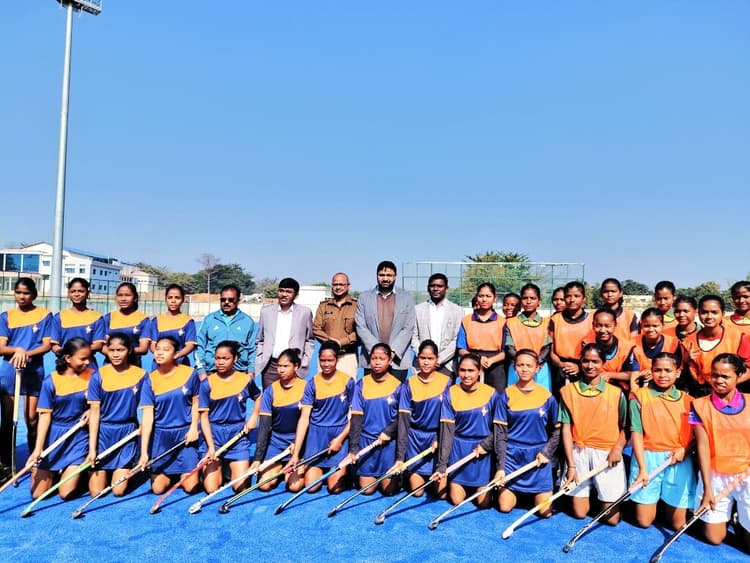 हॉकी प्रतियोगिता का उदघाटन