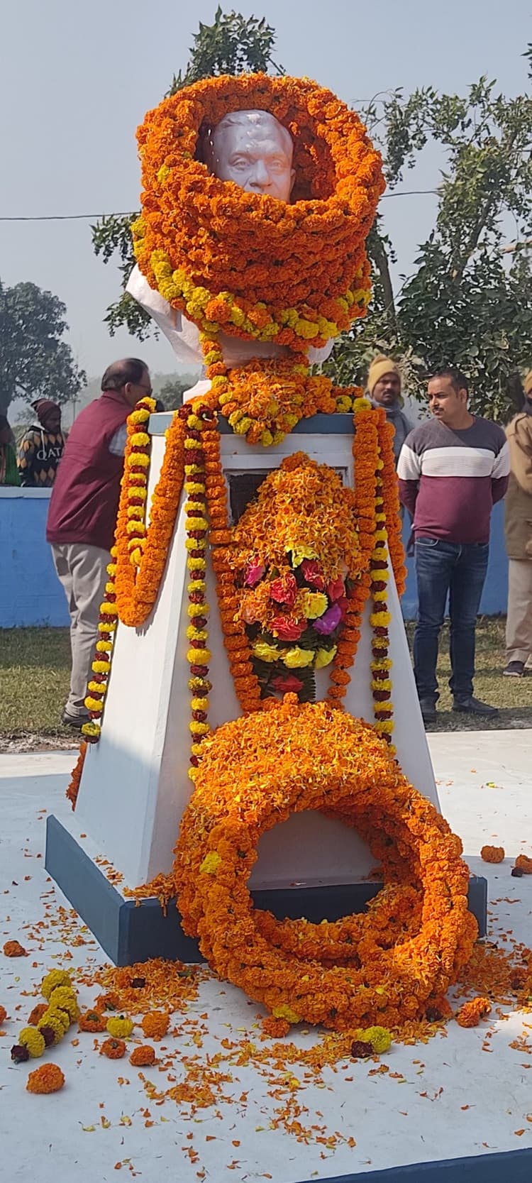 जनमानस के पटल पर आज भी जीवित हैं ललित बाबू : मंत्री