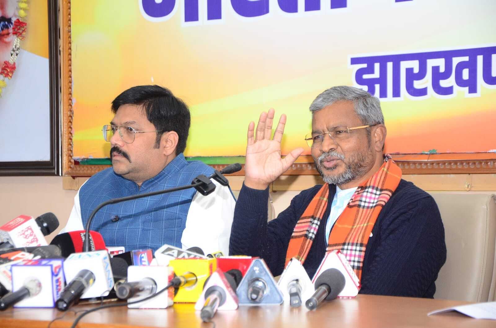 Political news : सरकार अपना वादा निभाये, किसानों से 3200 रुपये क्विंटल धान खरीदे : बाबूलाल