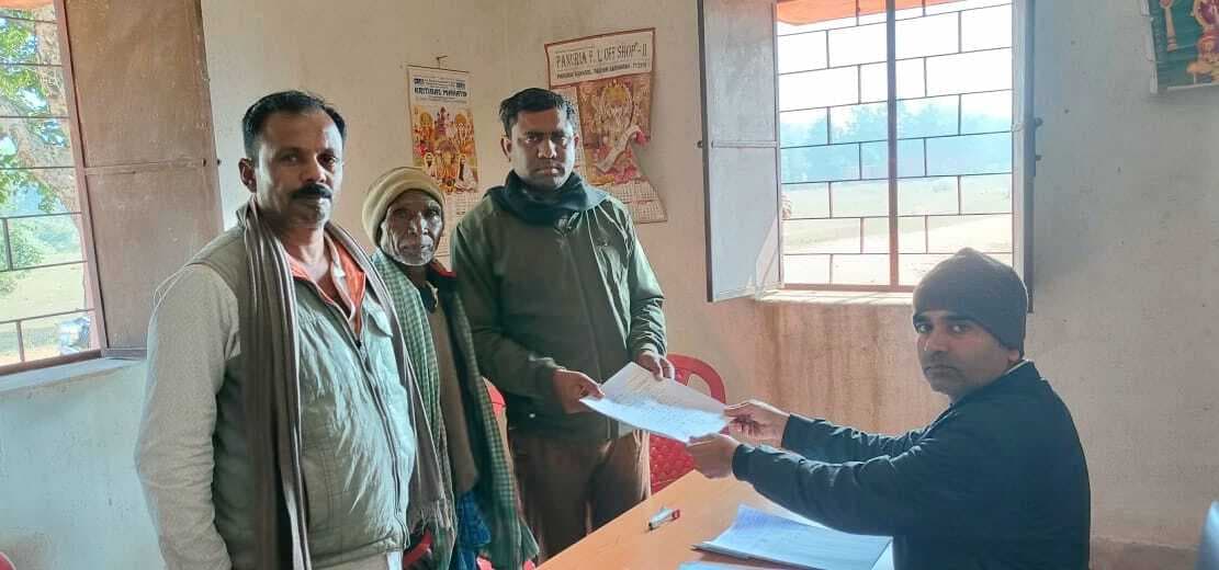 डुमरिया लैंप्स के अध्यक्ष व उपाध्यक्ष पद के लिए नामांकन पूर्ण