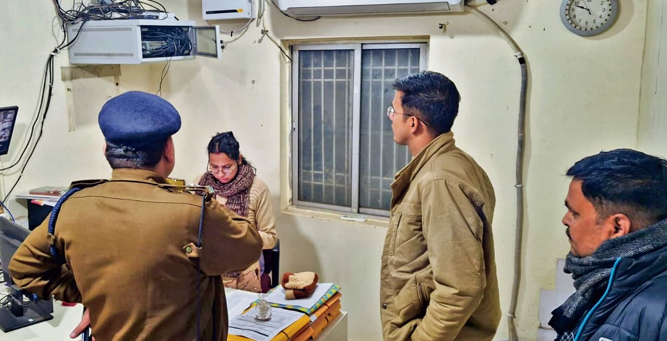 Chhapra News : छपरा में पीएनबी में चोरी की कोशिश, तोड़े ताले