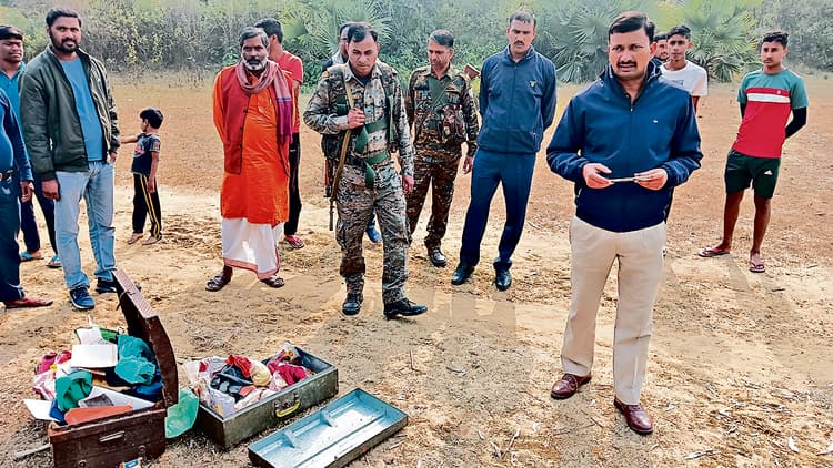 Bokaro News : चंदनकियारी में दो सहोदर भाइयों के घर में लाखों की चोरी