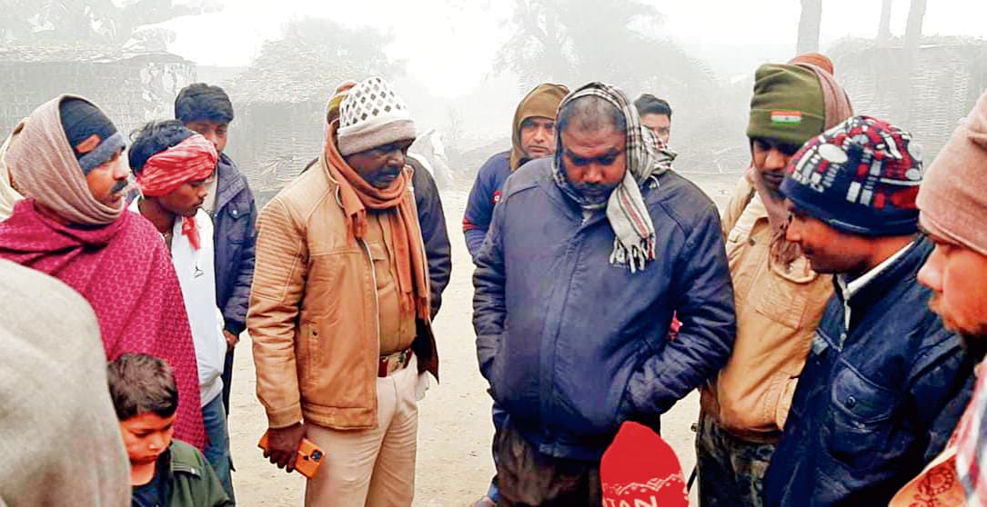 hajipur news. दो घरों से डेढ़ लाख रुपये नकद व साढे चार लाख के आभूषण की चोरी