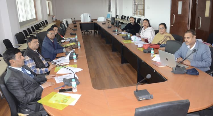 Dhanbad News : बीबीएमकेयू की सिंडिकेट ने एसएनएमएमसीएच में चार पीजी कोर्स को दी संबद्धता