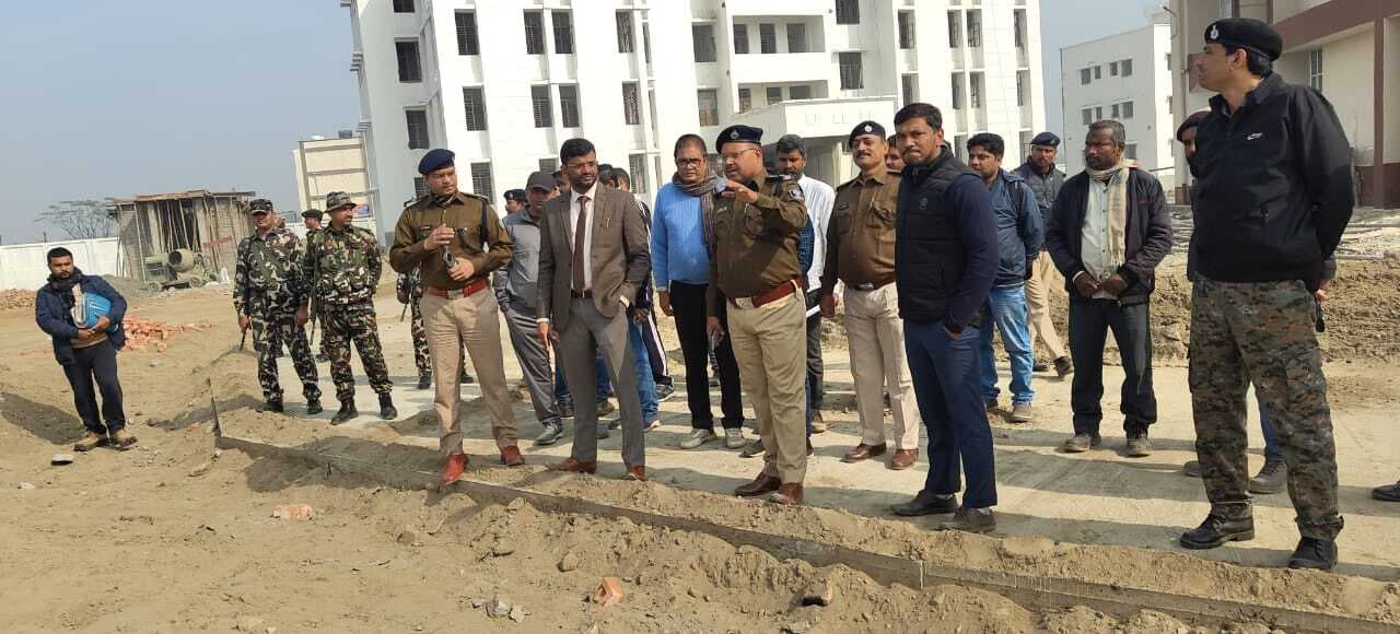 बिल्डिंग के निर्माण में नहीं बरतें लापरवाही, करें मानक के अनुरूप काम: एसपी