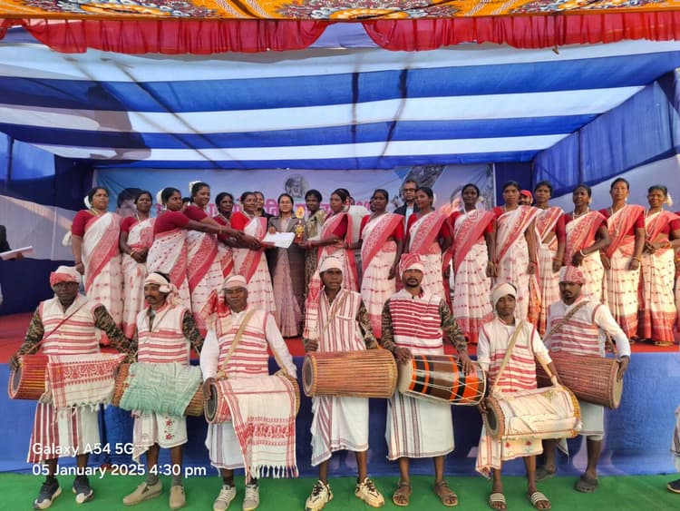 स्व बलासियुस लकड़ा की मनायी गयी पुण्यतिथि