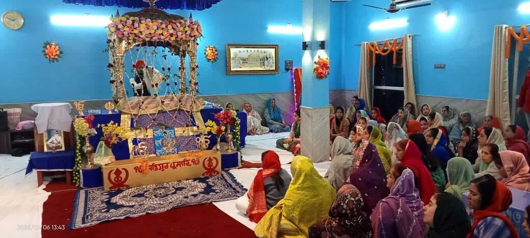 अखंड पाठ कर मनाई गयी गुरु गोविंद सिंह की जयंती