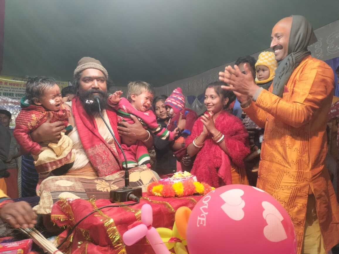 राम कथा में धूमधाम से मनाया गया राम जन्मोत्सव