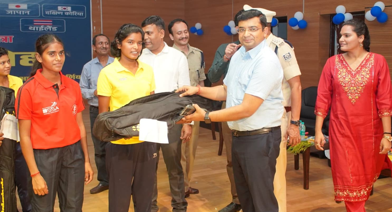 पूर्णिया में अंतरराष्ट्रीय स्तर का एस्ट्रो हॉकी टर्फ का होगा निर्माण : डीएम