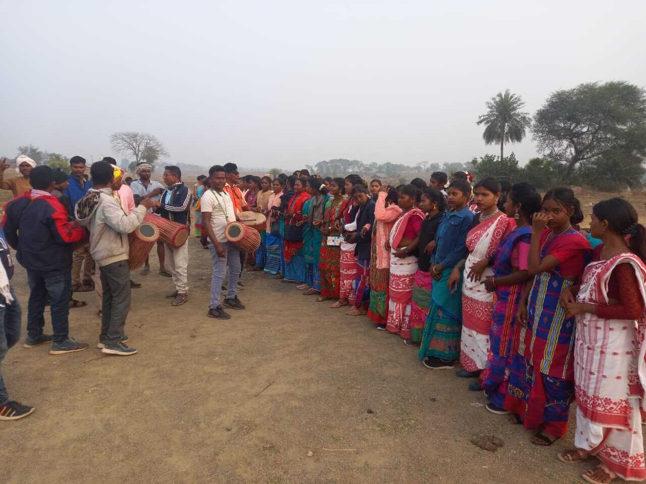 यूथ क्लब ने सोहराय मिलन समारोह का किया आयोजन