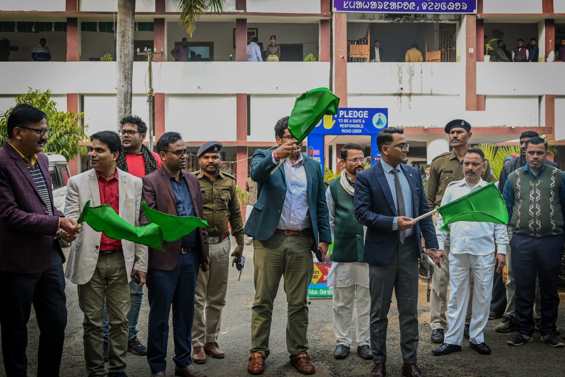 Deoghar news : सड़क दुर्घटनाओं में कमी लाने के लिए यातायात नियमों का पालन करना हम सभी की जिम्मेवारी : डीसी