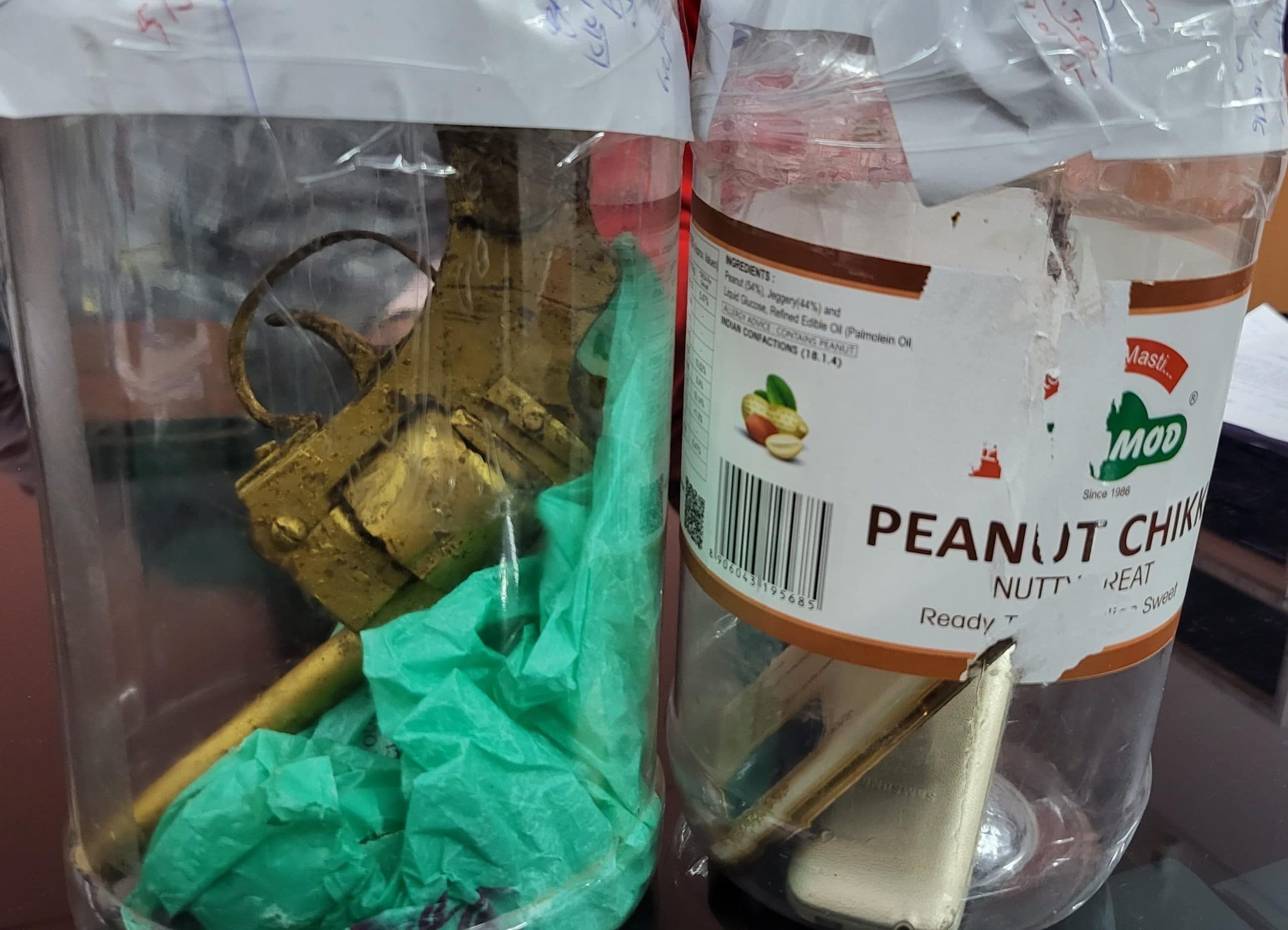 लूट कांड के दो आरोपी गिरफ्तार, पिस्तौल व बाइक जब्त