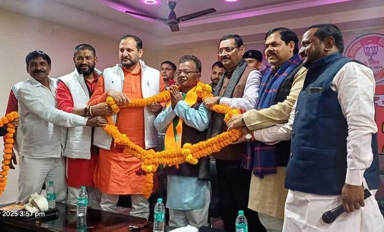किशनगंज के भाजपा जिलाध्यक्ष बने गोपाल मोहन सिंह, बधाई का तांता