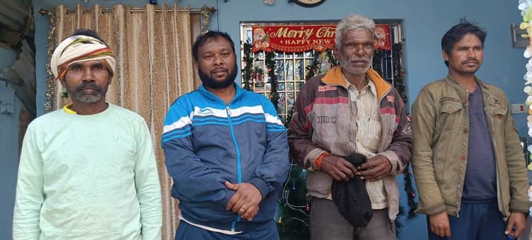 जापूद के लोगों ने विधायक से की सड़क बनवाने की मांग