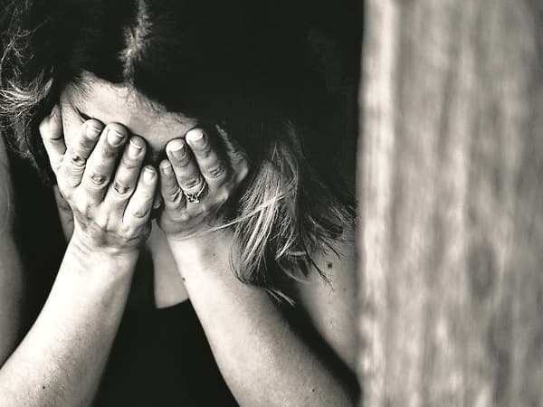 News of molesting a minor : ऑटो चालक ने छात्रा से की छेड़खानी स्कूल के गार्ड ने पकड़ पुिलस को सौंपा