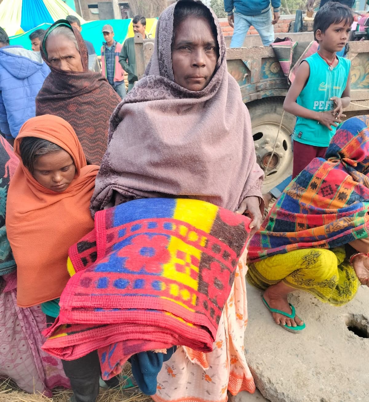 उपप्रमुख ने किया कंबल वितरण