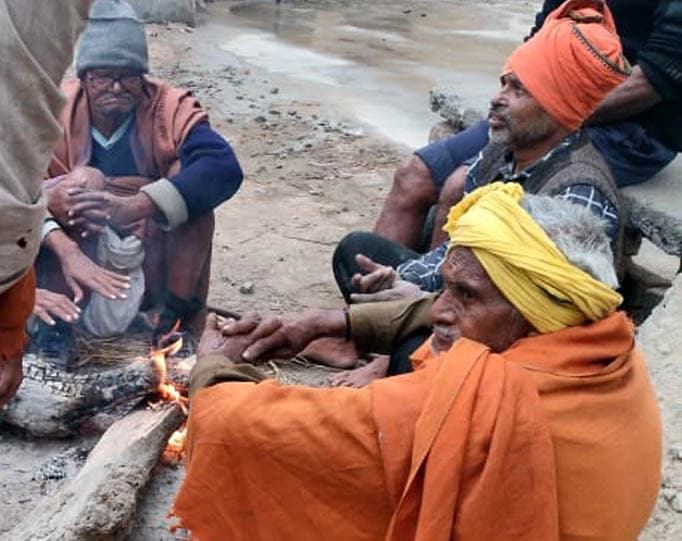 आग तापने के दौरान दो वृद्ध महिला की झुलसकर मौत