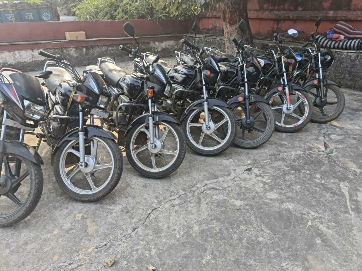 बाइक चोर गिरोह के मास्टरमाइंड साहबान गिरफ्तार, सात बाइकें जब्त
