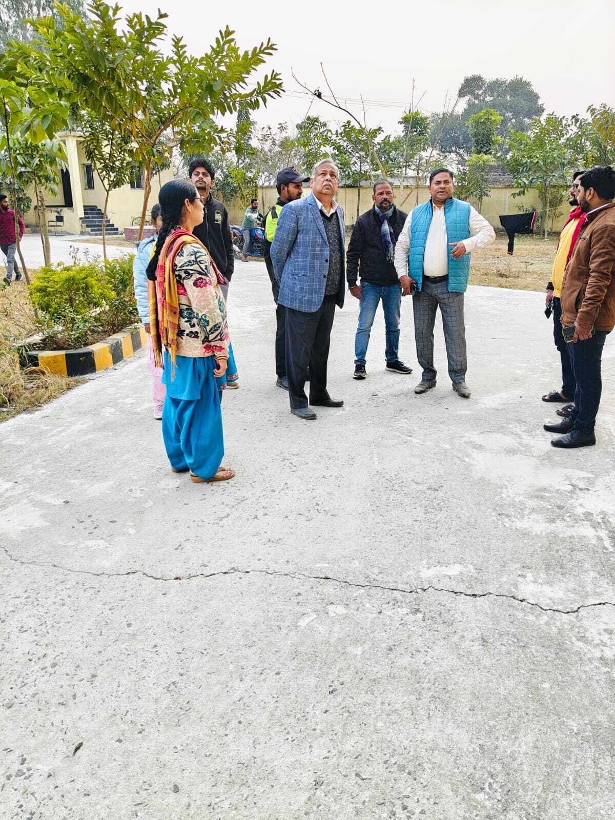 मोतीहारा हेल्थ एंड वेलनेस सेंटर का सिविल सर्जन ने किया निरीक्षण