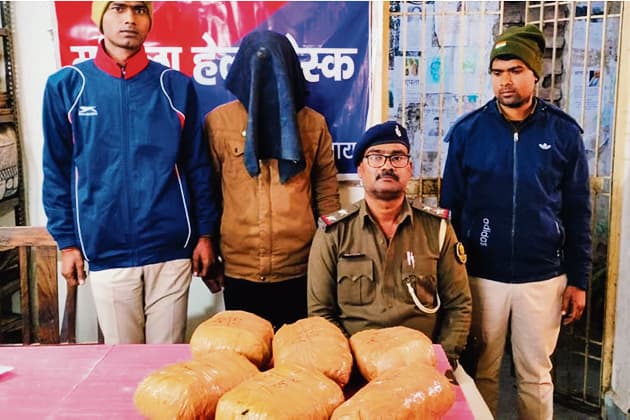 Gaya News : गया जंक्शन से छह किलो गांजे के साथ यूपी का तस्कर गिरफ्तार