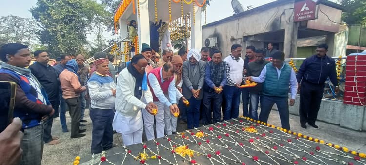 श्याम बाबू के बलिदान की वजह से ही है आज अमन और शांति : पूर्व स्पीकर