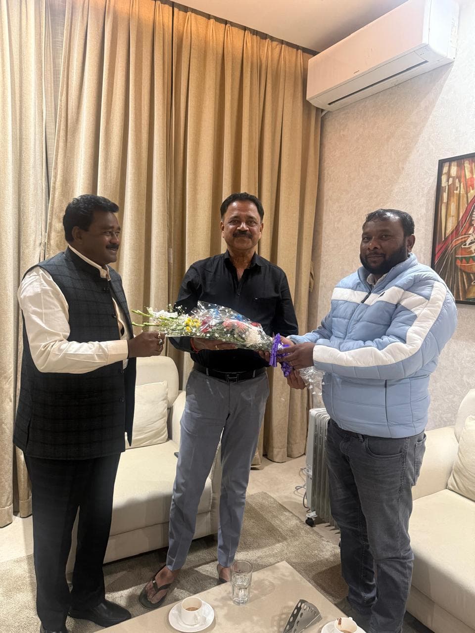 पर्यटन मंत्री से मिले विधायक व जिलाध्यक्ष