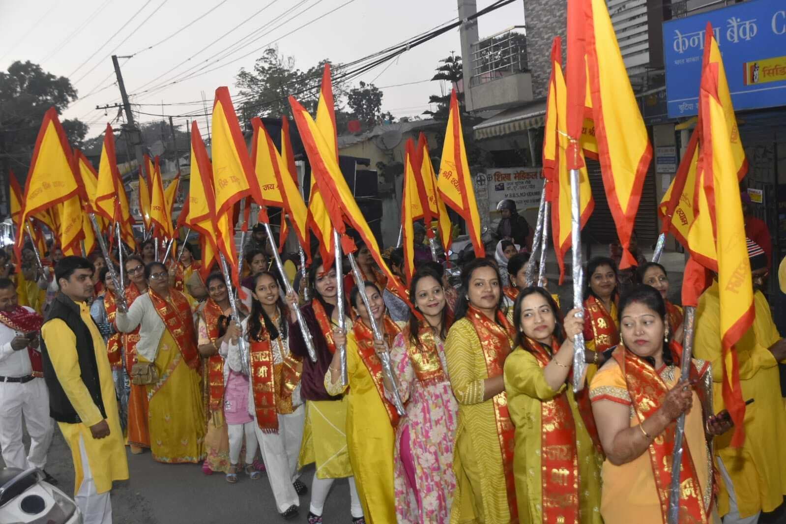 Ranchi News : श्रीराम मंदिर चुटिया से निकली श्याम बाबा की निशान यात्रा, फूलों की वर्षा हुई