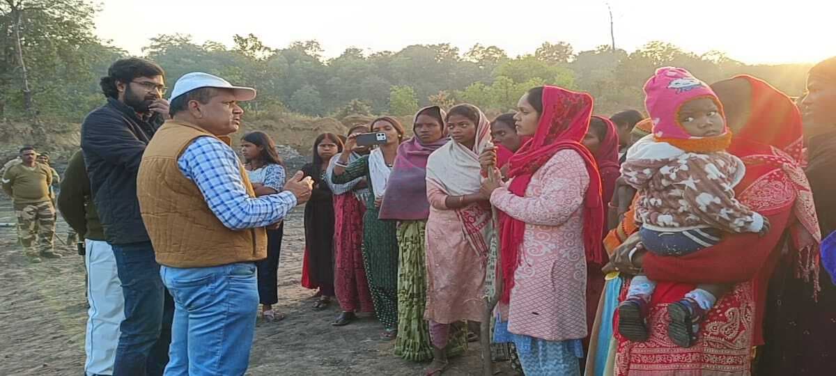 ग्रामीणों ने किया ब्लास्टिंग का विरोध