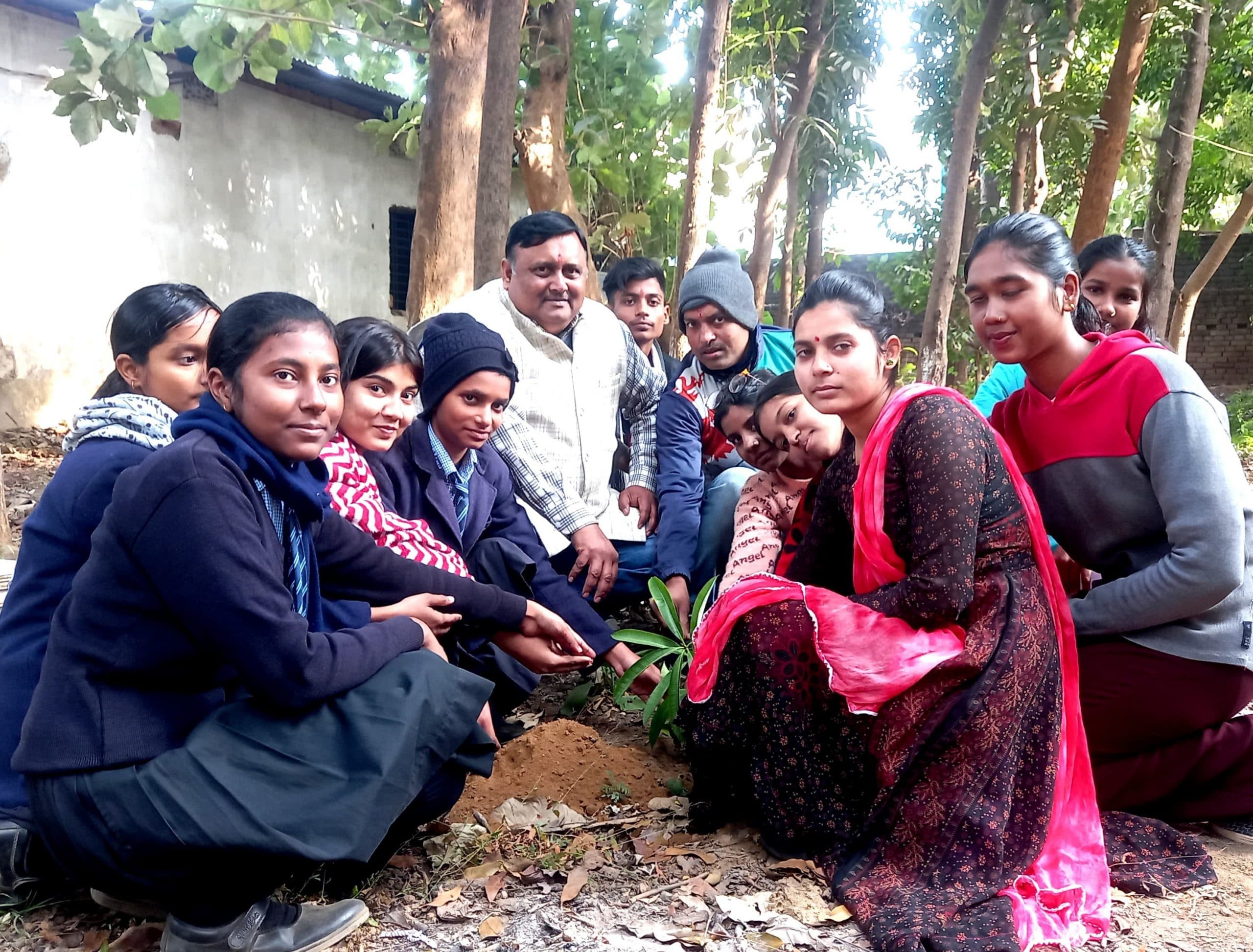 पेंटिंग प्रतियोगिता में निशा व क्वीज में मोहित अव्वल