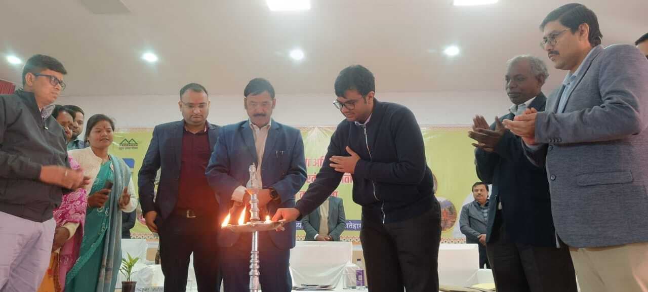 आमजनों के हितों को देख हो योजनाओं का क्रियान्वयन: डीसी